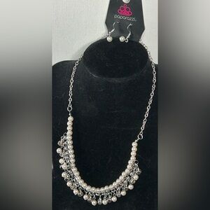 Paparazzi Silver and Pearl Necklace Set